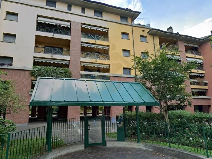 Appartamento trilocale in vendita in Via Ticino, Monza