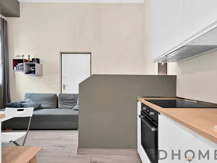 Appartamento trilocale in affitto in Via Graziano, Milano