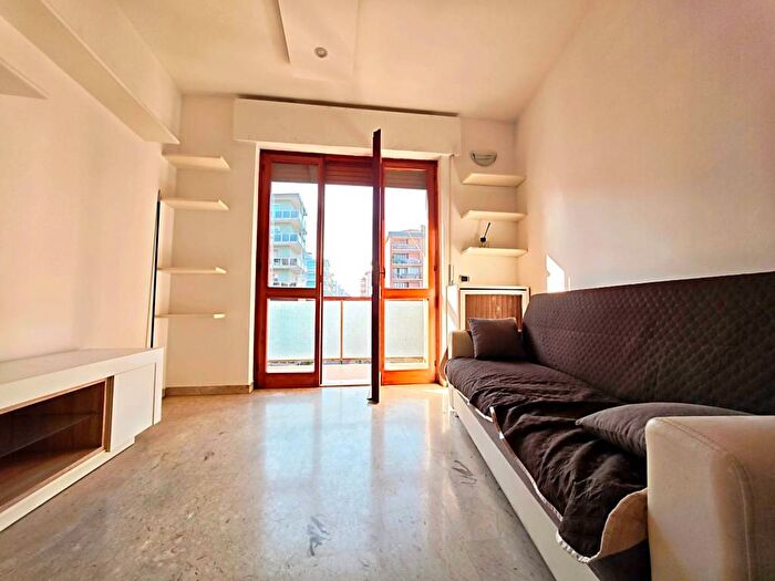 Appartamento trilocale in affitto in Via Edolo, Cascina dei Pomi, Milano