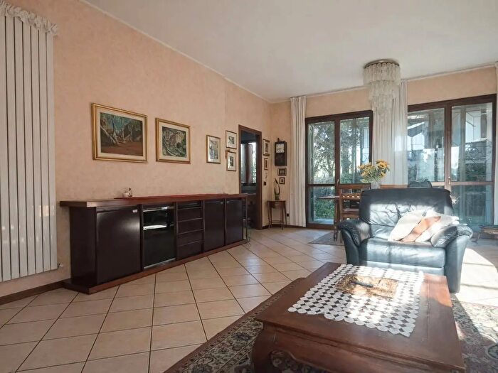 Appartamento quadrilocale in vendita in Via Tiziano Vecelio, Monza