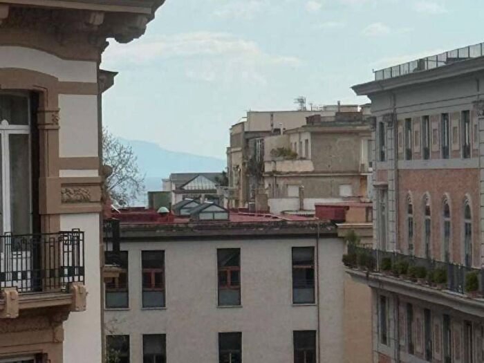 Appartamento con 5 locali in affitto in via dei Mille, Chiaia, Napoli