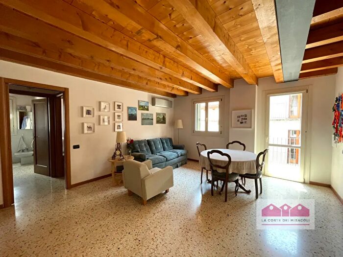 Appartamento trilocale in affitto in Contrà Do Rode, Vicenza