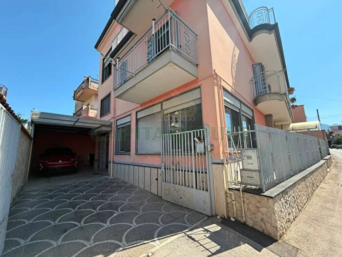 Casa con 7 locali in vendita in Via Einaudi, Cicciano