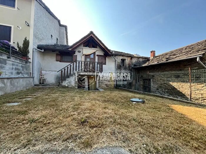 Casa quadrilocale in vendita in Via Capelli, Frassinetto
