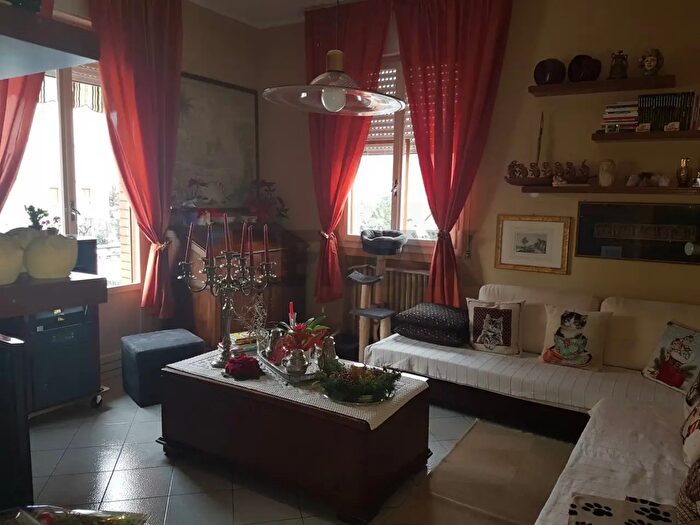 Appartamento con 6 locali in vendita in Valsamoggia