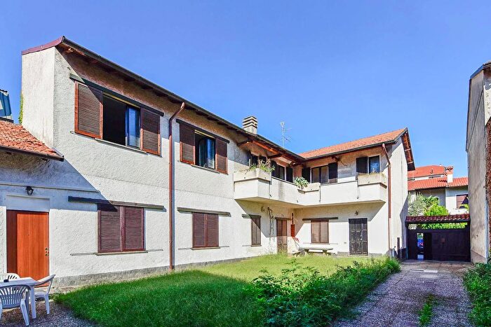 Appartamento trilocale in vendita in Via San Francesco dAssisi Seregno, Seregno