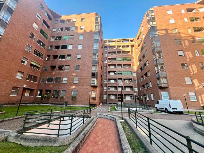 Appartamento bilocale in affitto in Viale Andrea Doria, Centrale, Milano