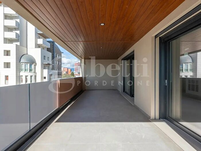 Appartamento quadrilocale in vendita in Via Beato Odorico, Pordenone