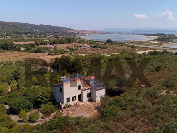 Casa con 6 locali in vendita in Loc Valacca Snc, Carloforte