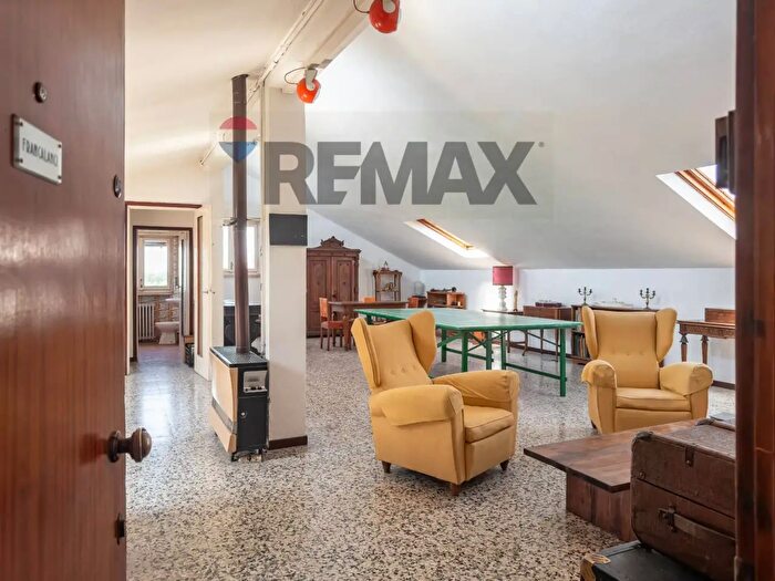 Appartamento trilocale in vendita in Via Cesare Battisti, San Donato Milanese
