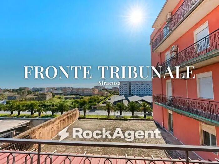 Appartamento con 6 locali in vendita in Viale Santa Panagia, Siracusa