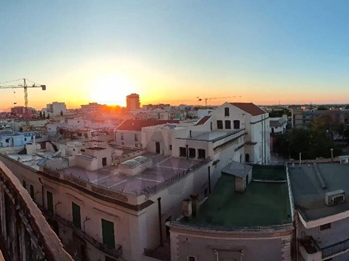 Appartamento con 6 locali in vendita in Via Dante Alighieri, Triggiano