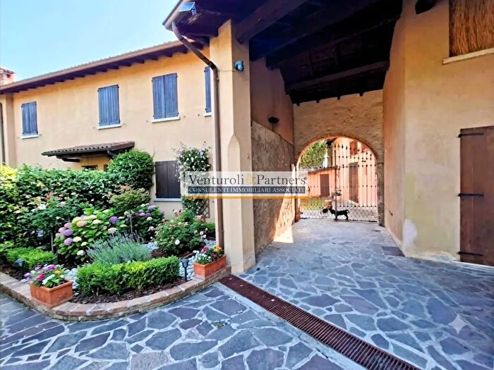 Casa monolocale in vendita in Via Vallone della Selva, San Felice Del Benaco