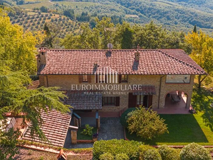 Casa con 12 locali in vendita in Località Campriano, Arezzo