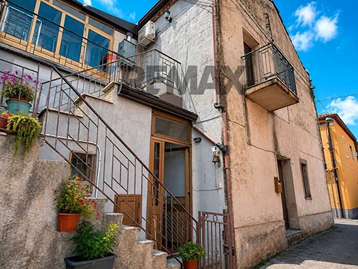 Casa con 5 locali in vendita in Via Magenta, Castiglione Di Sicilia