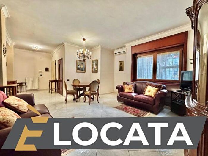 Appartamento trilocale in affitto in Via Pietro Castellino, Napoli