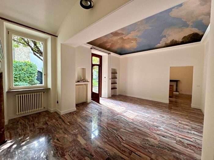 Appartamento trilocale in affitto in Via San Martino della Battaglia, Centro, Varese