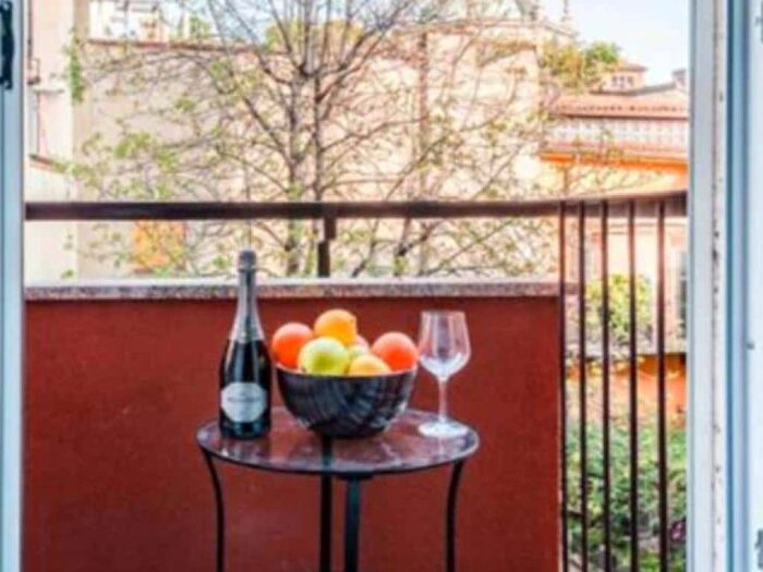 Appartamento bilocale in affitto in Via Gian Giacomo Mora, Carrobbio, Milano