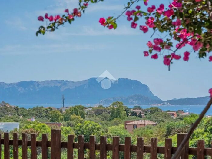 Appartamento trilocale in vendita in Via Giuanne Secche, Olbia