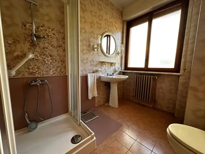 Appartamento con 6 locali in vendita in Via Gian Giacomo Massarotti, Varallo