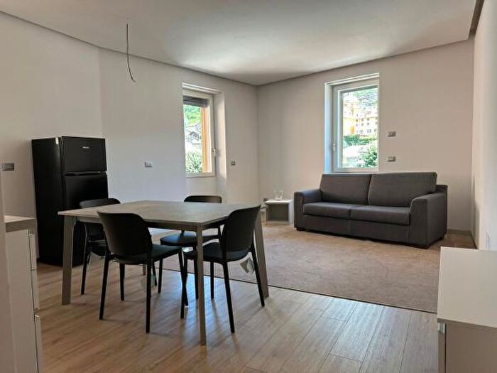 Appartamento trilocale in vendita in Via Pietro Porro, Edolo