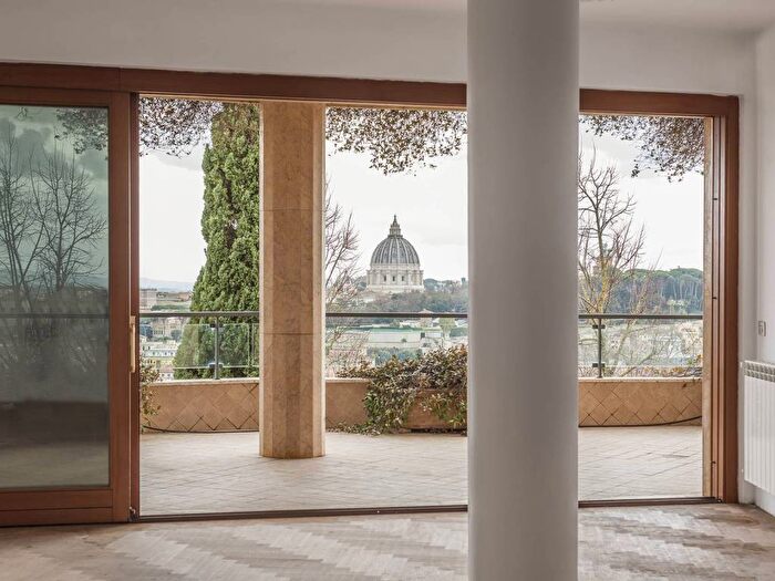 Appartamento quadrilocale in affitto in Via Fedro, Medaglie dOro, Roma