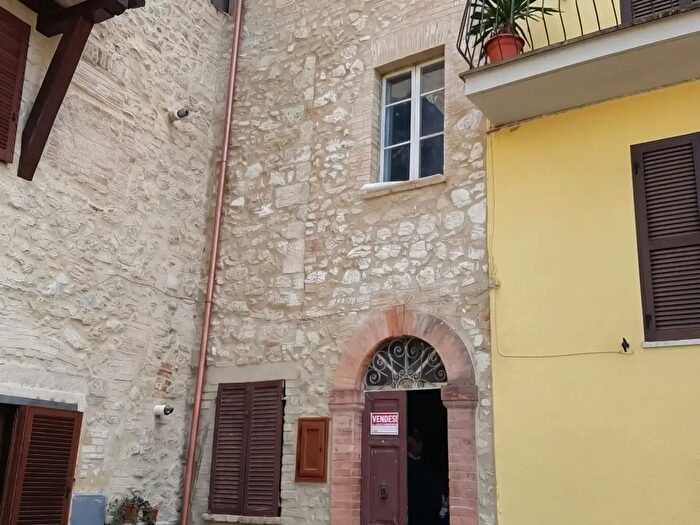 Casa con 5 locali in vendita in Piazza del Teatro, Avigliano Umbro