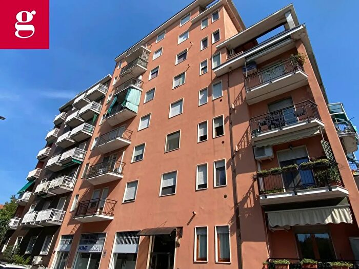 Appartamento trilocale in vendita in Via Deledda, Cinisello Balsamo