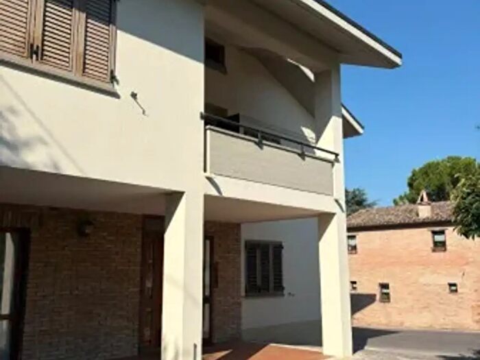 Casa con 6 locali in vendita in Via Roma, Terre Roveresche