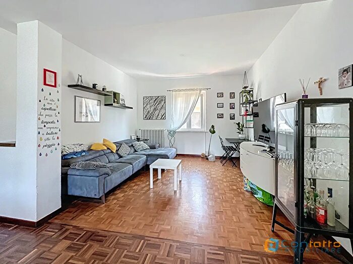 Appartamento con 6 locali in vendita in Via Emilia, Cupra Marittima