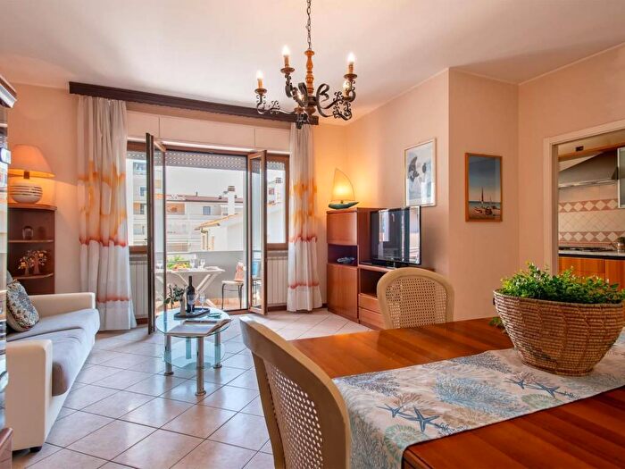 Appartamento quadrilocale in affitto in Via Alessandro Manzoni, Mercede Calabona, Alghero