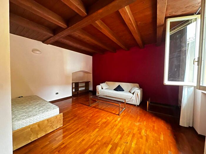 Appartamento con 6 locali in affitto in Via del Borgo di San Pietro, Irnerio, Bologna