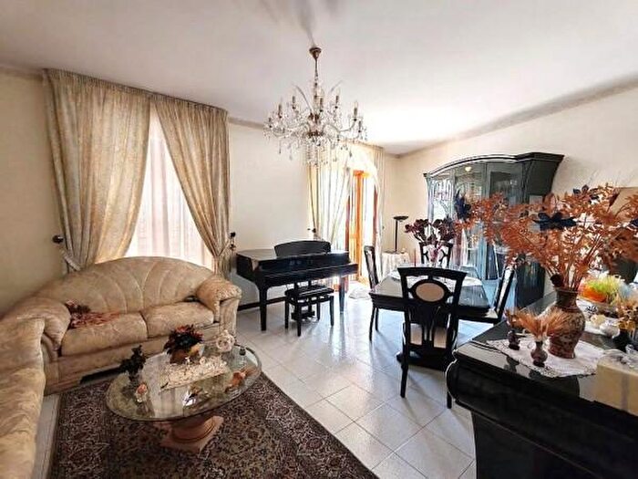 Appartamento con 5 locali in vendita in Via Riccardo Wagner SNC, Acireale