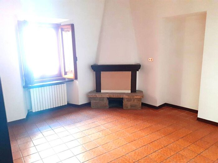 Appartamento trilocale in affitto in Piazza Vittorio Emanuele II, Centro, Cingoli