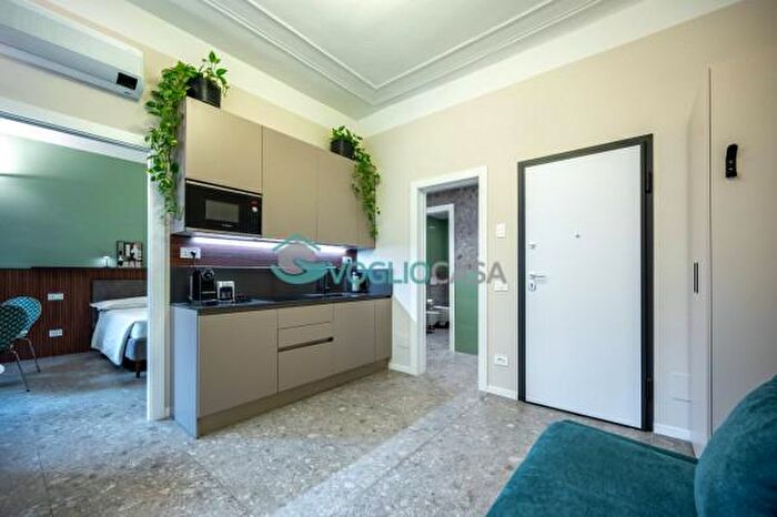 Appartamento quadrilocale in vendita in Via Vitruvio, Milano