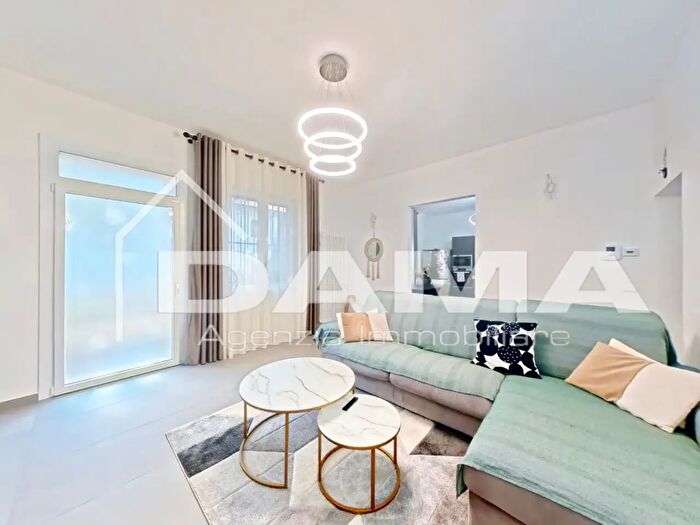 Casa con 8 locali in vendita in Forli'