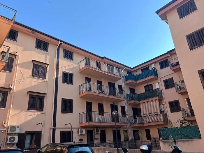 Appartamento quadrilocale in vendita in Corso Umberto I, Ficarazzi