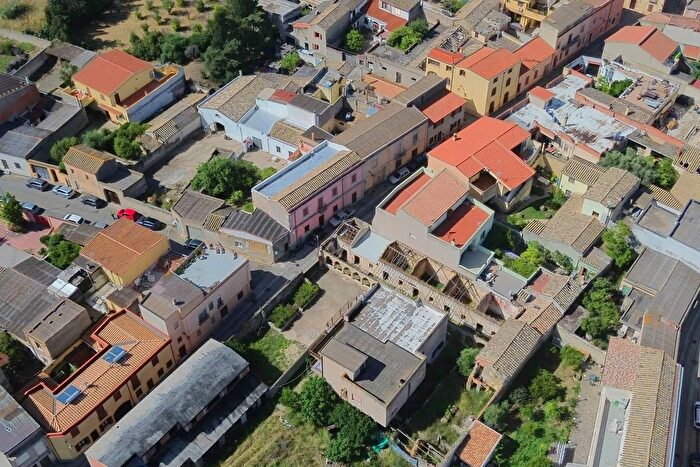 Casa trilocale in vendita in Via Oristano, Sinnai