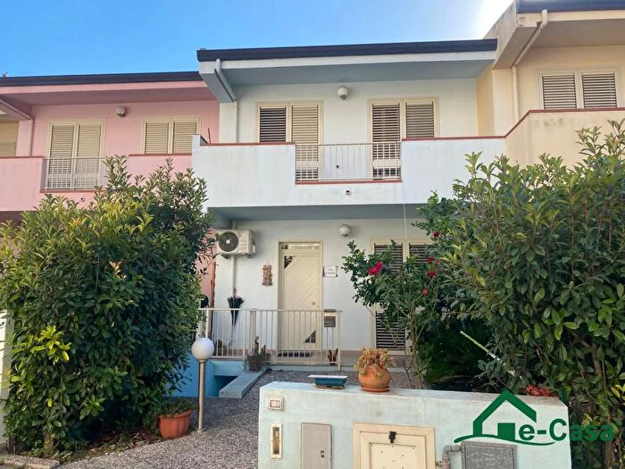 Casa con 7 locali in vendita in Torregrotta