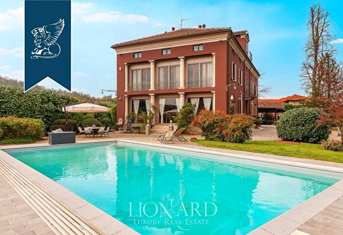 Casa con 5 locali in vendita in Melazzo