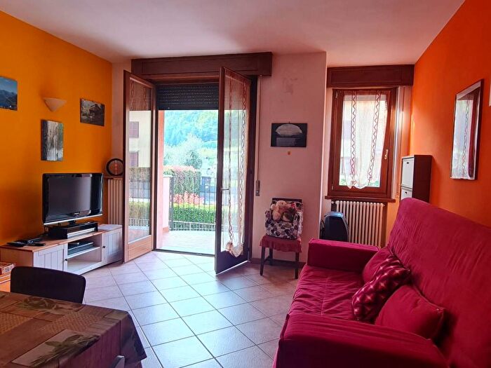 Appartamento bilocale in affitto in Frazione Bonzeno, Centro, Bellano