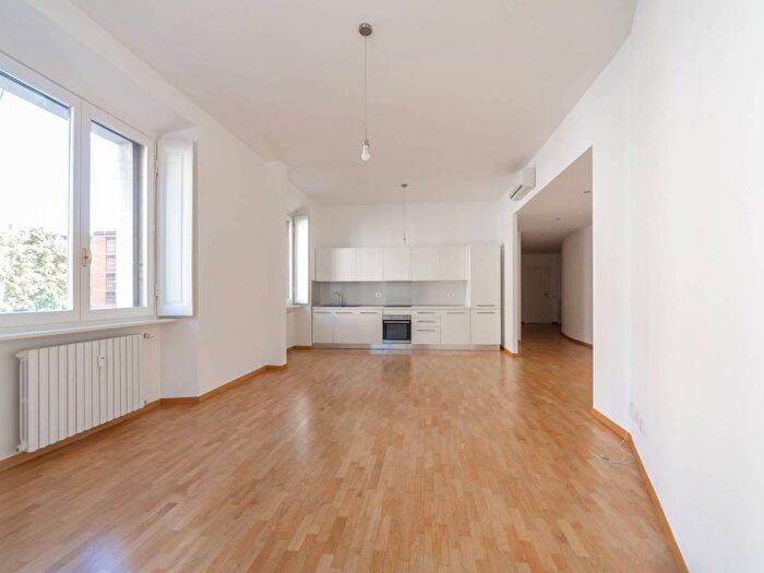 Appartamento bilocale in affitto in Viale Cassiodoro, Sempione, Milano