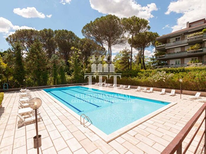 Appartamento con 6 locali in affitto in Via Valgardena, Cassia San Godenzo, Roma