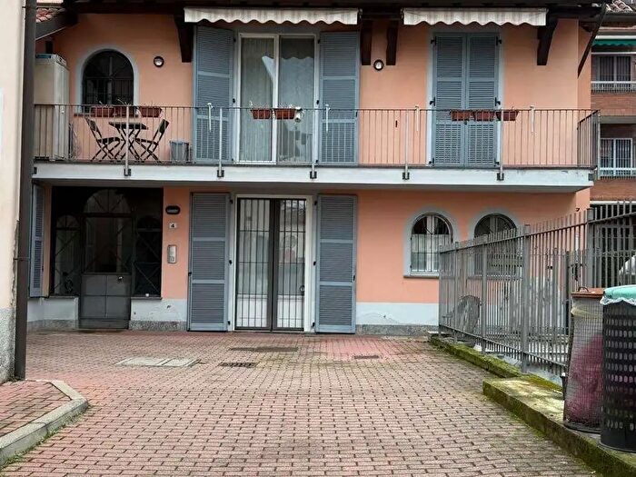 Appartamento trilocale in vendita in Via Montegrappa, Melegnano