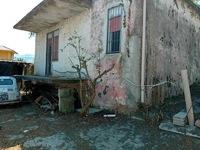 Casa quadrilocale in vendita in Via Sila Carini, Carini