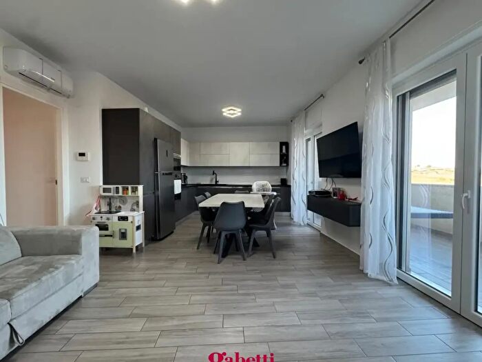 Appartamento quadrilocale in vendita in Via Alessandrini, San Salvo