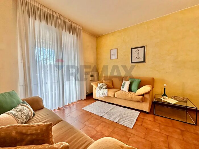 Appartamento quadrilocale in vendita in Piazza Madonna delle Nevi, Seriate