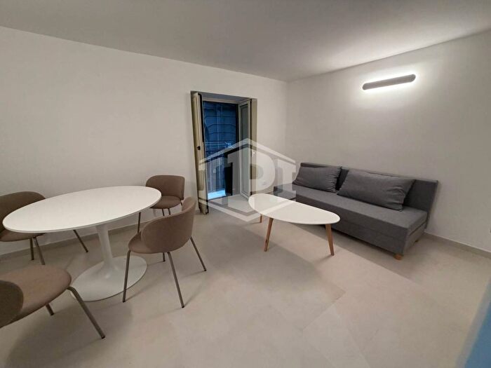 Appartamento bilocale in affitto in Via Giovanni Nicotera, Monte di Dio, Napoli