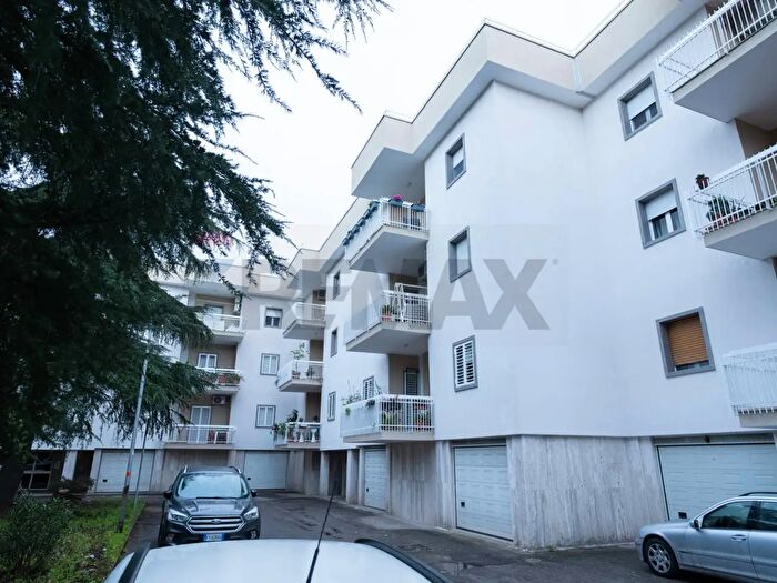 Appartamento quadrilocale in vendita in Via Cornole di Ruccia, Modugno