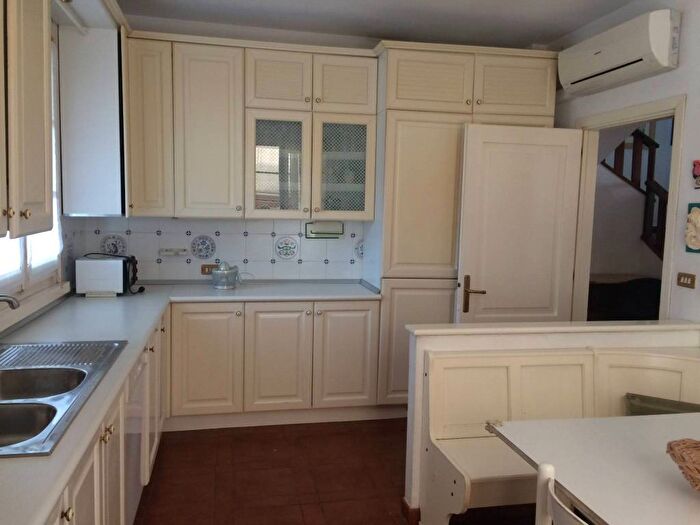 Casa con 5 locali in affitto in Viale Giuseppe Giusti, Centro, Riccione